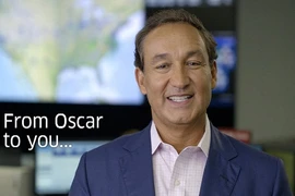 CEO United Airlines nguy cơ “thủng túi” vì scandal kéo lê khách