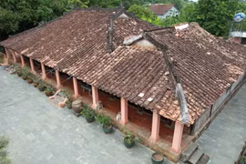 Nhà cổ trăm tuổi ở Bình Dương có gì khiến người xem ngỡ ngàng?