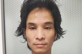 Cảnh sát đột kích căn nhà bắt nhóm buôn ma túy