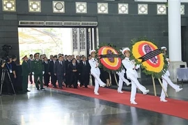1.500 đoàn trong nước, quốc tế đến viếng Chủ tịch nước Trần Đại Quang