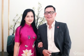 NSND Thu Quế trẻ đẹp tuổi 54, hạnh phúc bên NSƯT Phạm Cường