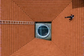 Khám phá nhà mái ngói với chức năng “bẫy gió” ở Lâm Đồng