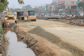 Cận cảnh công trường đường 1,5 km “tốn” 165 tỷ đồng ở Ninh Bình