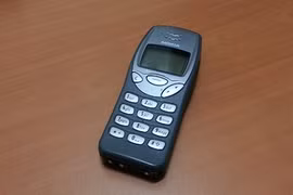"Mổ xẻ" Nokia 3210 - ĐTDĐ đầu tiên xuất hiện ở Việt Nam