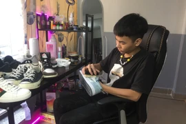 9X bỏ học theo đuổi nghề “spa giày” với thu nhập “khủng” 
