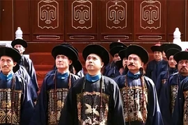 Tại sao đại thần nhà Thanh ngậm một miếng nhân sâm khi thượng triều?