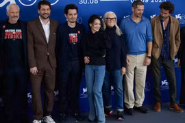 Vẻ quyến rũ gây thương nhớ của Thư Kỳ ở tuổi 47