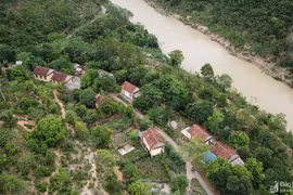 "Ngôi làng ma" ở thượng nguồn sông Lam