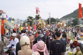 Những phiên chợ Tết kỳ lạ chỉ họp một ngày duy nhất