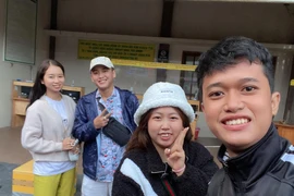 Đôi bạn thân 15 năm cùng lên Đà Lạt chụp ảnh cưới