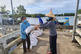 TP HCM chi khẩn 3,9 tỷ hỗ trợ người yếu thế ở TP.HCM