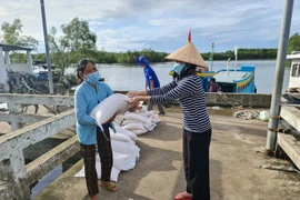 TP HCM chi khẩn 3,9 tỷ hỗ trợ người yếu thế ở TP.HCM