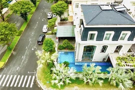 Choáng ngợp cảnh bên trong biệt thự như “lâu đài” Bảo Thy đang sống