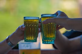 Các quán nhậu tại Hà Nội đông đúc đầu hè