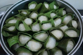 Loại bánh xưa chống đói thành đặc sản dân phố tranh nhau mua 