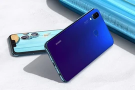 Vừa ra mắt, Bphone 3 đã gặp những đối thủ sừng sỏ nào?