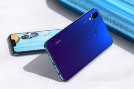 Vừa ra mắt, Bphone 3 đã gặp những đối thủ sừng sỏ nào?