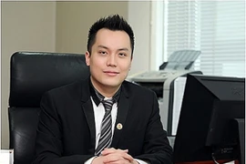 Chân dung “thiếu gia tỷ đô” nhà Tập đoàn DOJI đi làm bằng xe máy