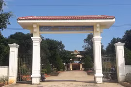 Đưa sổ đỏ của trường đi vay nóng, hiệu trưởng 'tiền hậu bất nhất'