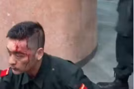 Không còn là tin đồn, Selena Gomez và Zac Efron xác nhận đang hẹn hò