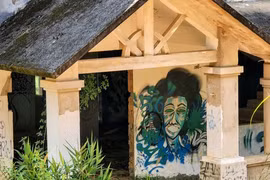 Cận cảnh 15 “biệt thự ma” bỏ hoang nhiều năm hồ Tuyền Lâm 