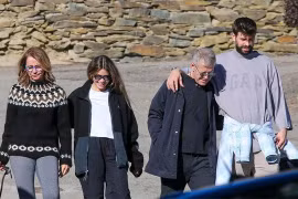 Shakira biết Gerard Pique ngoại tình nhờ lọ mứt dâu