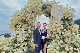 Độ giàu có của vợ chồng Hoa hậu Jennifer Phạm 