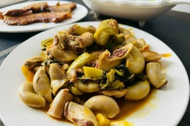 Xưa “rẻ bèo”, lòng lợn nay thành đặc sản tiền triệu hút khách