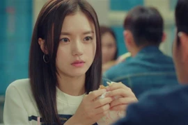 Chồng sắp xếp quần áo cũ của con làm tôi bất ngờ 