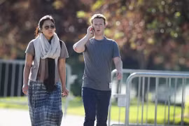 Hôn nhân hạnh phúc và lạ của vợ chồng ông chủ Facebook Mark Zuckerberg