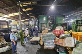 Tiêu hủy hơn 14.000 đơn vị sản phẩm hàng hóa nhập lậu