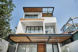 Nhà phố “xịn” đến nỗi gia chủ ngỡ resort giữa Hà Nội