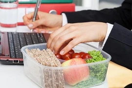 90% người làm văn phòng đều mắc phải thói quen gây hại này