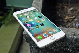 Người dùng iPhone đời cũ tại VN được đổi pin nếu máy chậm