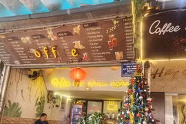 Biến tướng karaoke: Ngoài bán cà phê, trong là phòng hát