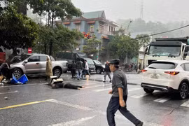 Xe bán tải va chạm xe máy, 3 người tử vong ở Quảng Ninh