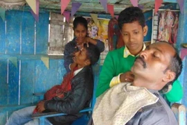 Hai bé gái cải trang thành nam giới 4 năm vì điều tuyệt vời...