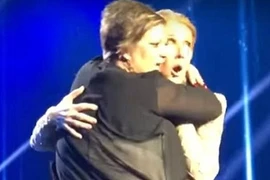 Video: Phản ứng tuyệt vời của Celine Dion khi bị khán giả say xỉn sờ soạng
