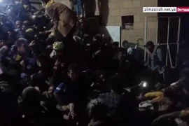 Video ám ảnh buổi phân phát tiền từ thiện thành thảm họa giẫm đạp 