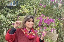 Nhà vườn 1.000m2 rực rỡ sắc hoa của NSND Thanh Hoa