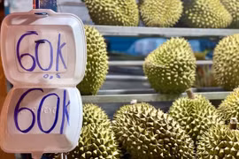 Chiêu câu khách “bá đạo” của hàng rong khiến khách hàng “dính bẫy” 