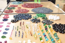 "Đột nhập" phiên chợ đá quý bày bán như “rau” ở Việt Nam