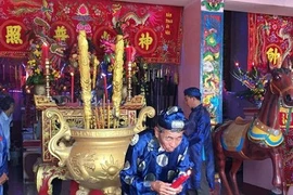 Choáng với cổ vật châu báu trong ngôi cổ mộ ở Biên Hòa