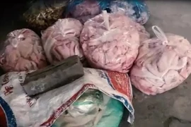 Xem hình ảnh này, hết muốn ăn giò chả siêu rẻ