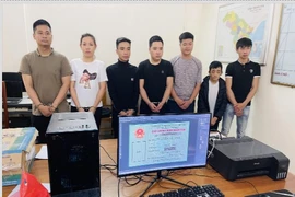 Khởi tố 7 đối tượng chuyên làm giả giấy tờ để rút tiền từ ngân hàng