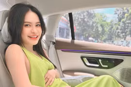 Độ giàu có của ca sĩ bầu lần 4 được tặng quà trăm tỷ