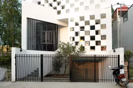 Có gì trong ngôi nhà chính Tây vẫn “thừa sức” mát mẻ?