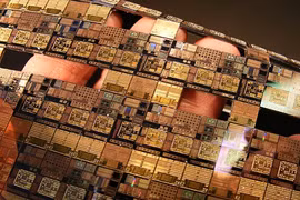 Sự thật đáng sợ phía sau những con chip điện thoại