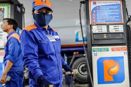 Xăng dầu đồng loạt giảm giá từ chiều nay