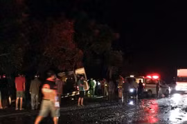 8 người chết sau tai nạn giữa xe khách và ô tô tải